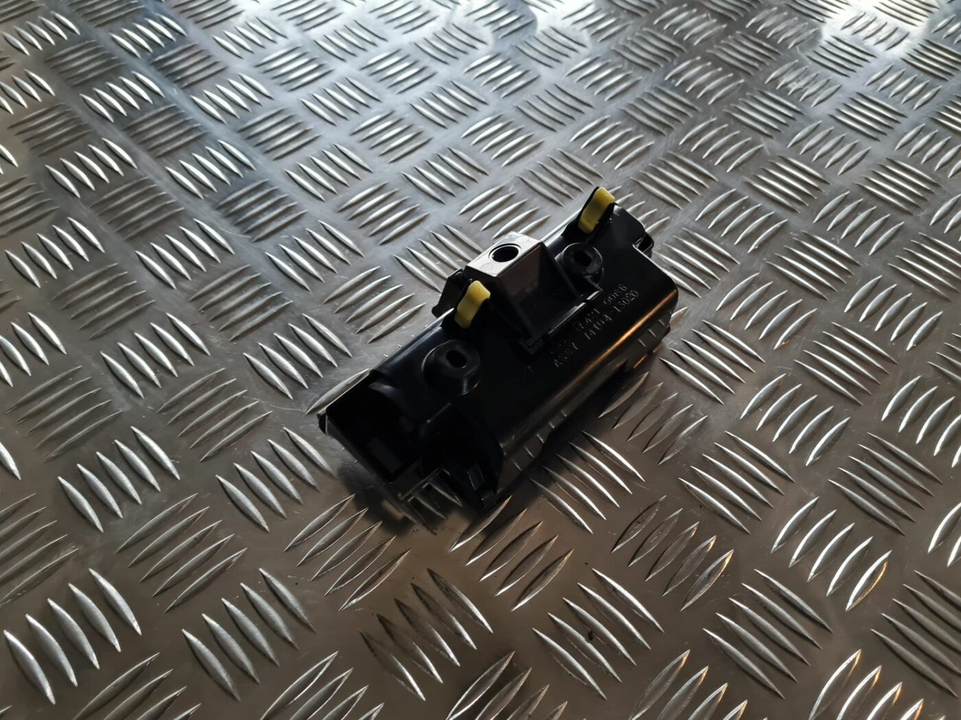 Pelnu trauks priekš TOYOTA COROLLA VERSO 2003 5 Pelnu trauks priekš TOYOTA COROLLA VERSO 2003