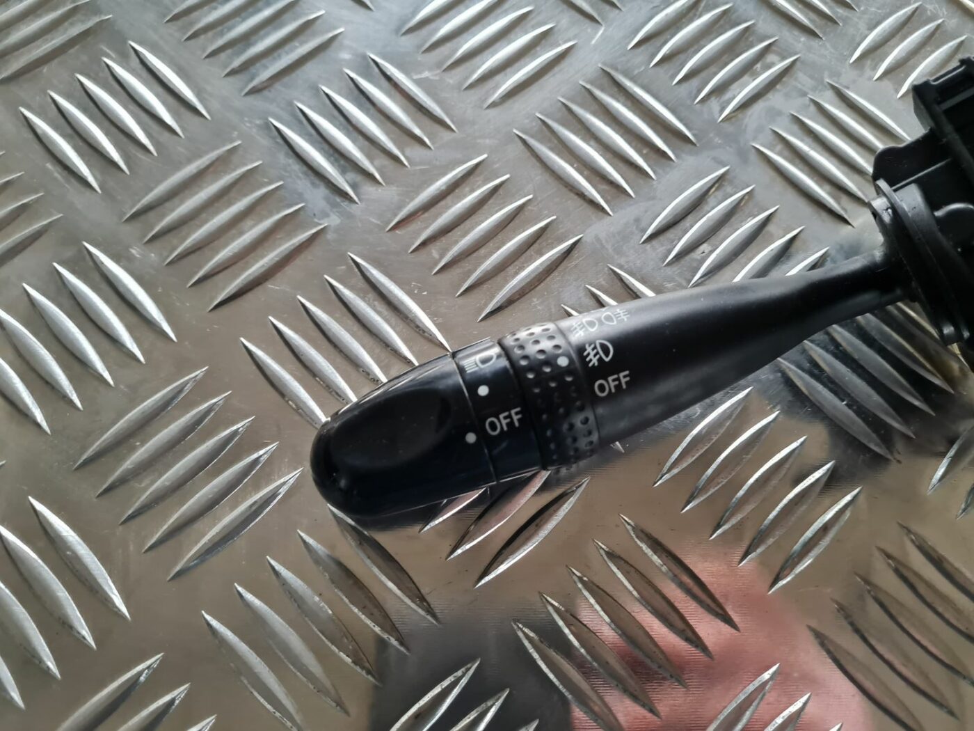 Pagrieziena rādītāju slēdzis priekš TOYOTA COROLLA VERSO 2003 2 Pagrieziena rādītāju slēdzis priekš TOYOTA COROLLA VERSO 2003