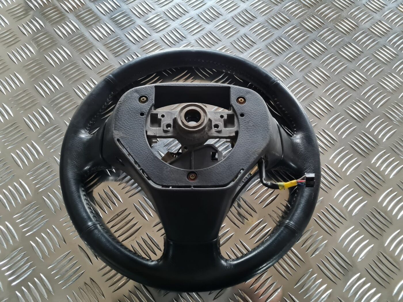 Stūre priekš TOYOTA COROLLA VERSO 2003 2 Stūre priekš TOYOTA COROLLA VERSO 2003