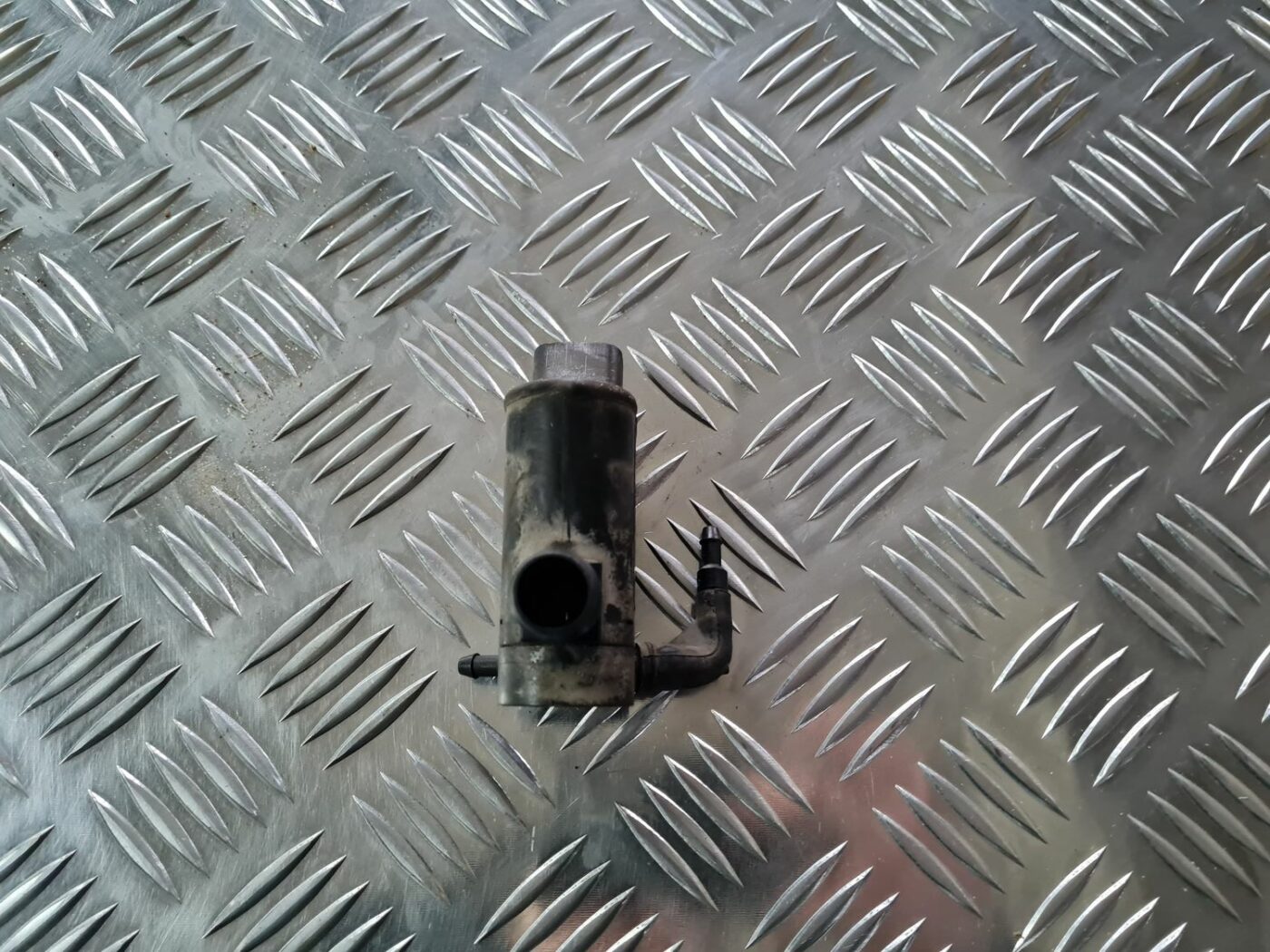 Mazgātāja šķidruma sūknis priekš TOYOTA COROLLA VERSO 2003 2 Mazgātāja šķidruma sūknis priekš TOYOTA COROLLA VERSO 2003