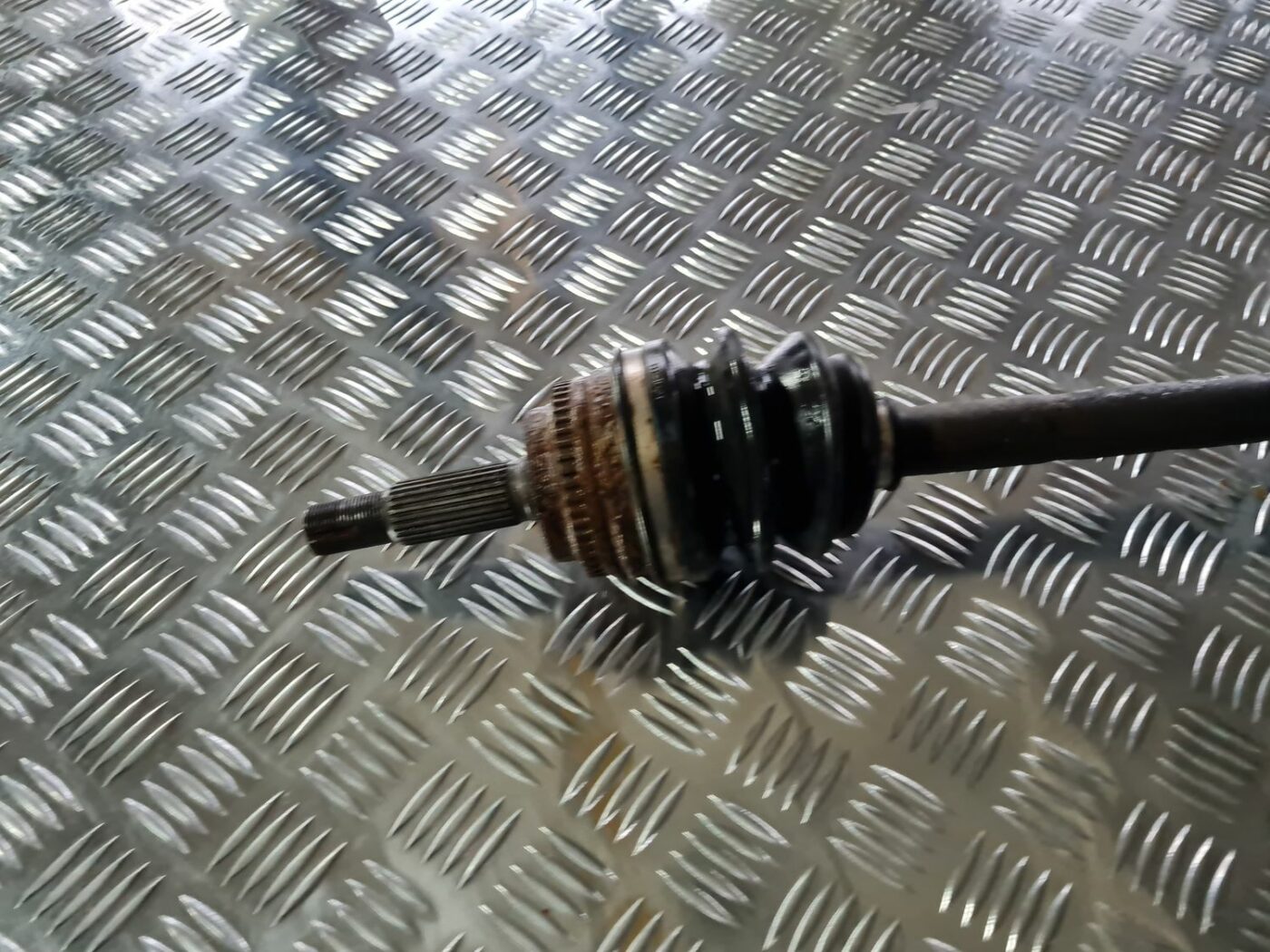 Pusass priekšēja labā priekš TOYOTA COROLLA VERSO 2003 2 Pusass priekšēja labā priekš TOYOTA COROLLA VERSO 2003