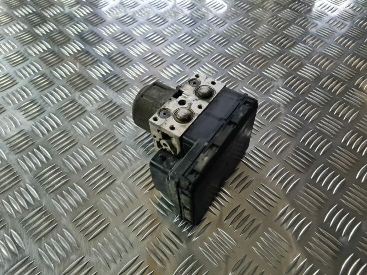 ABS bloks priekš TOYOTA COROLLA VERSO 2003