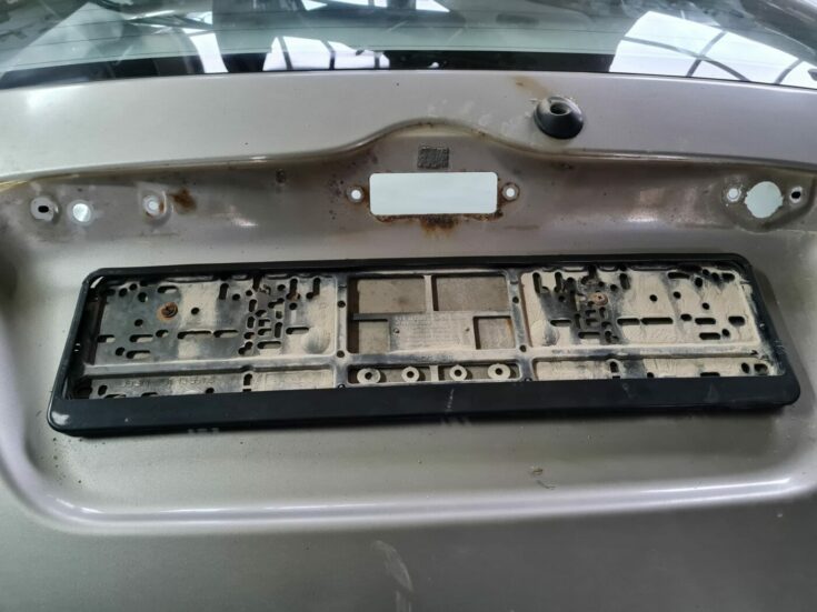 Bagāžnieka vāks priekš TOYOTA COROLLA VERSO 2003