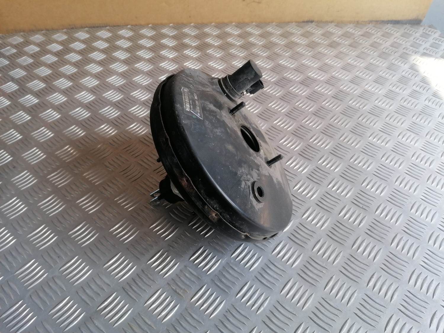 Vakuuma bremžu pastiprinātājs priekš VOLVO C30 2008 SILVER 1 Vakuuma bremžu pastiprinātājs priekš VOLVO C30 2008 SILVER