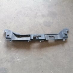 Radiatoru augšēja uzlika priekš VOLVO C30 2008 SILVER