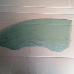 Priekšējo kreiso durvju stikls priekš VOLVO C30 2008 SILVER