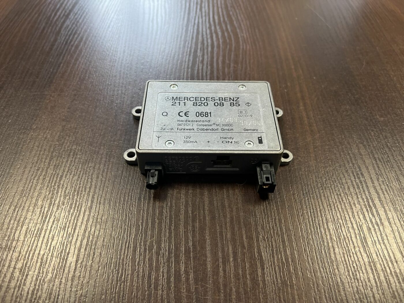 Antenas pastiprinātāja bloks priekš MERCEDES BENZ ML320 2006 SILVER 1 Antenas pastiprinātāja bloks priekš MERCEDES BENZ ML320 2006 SILVER