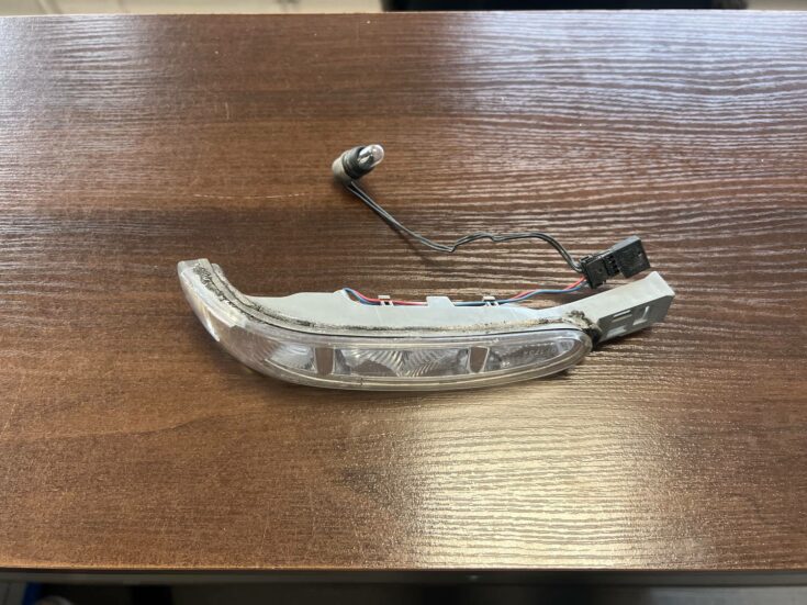Ārējā spoguļa pagrieziena lukturis priekš MERCEDES BENZ ML320 2006 SILVER