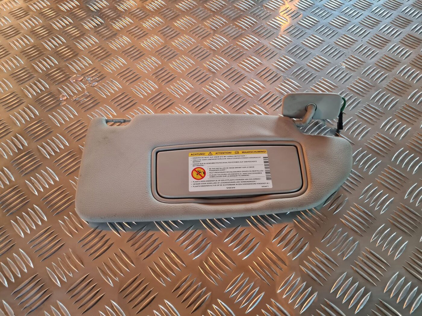 Saules aizsargs priekš VOLVO V70 2002 ASHGOLD 1 Saules aizsargs priekš VOLVO V70 2002 ASHGOLD