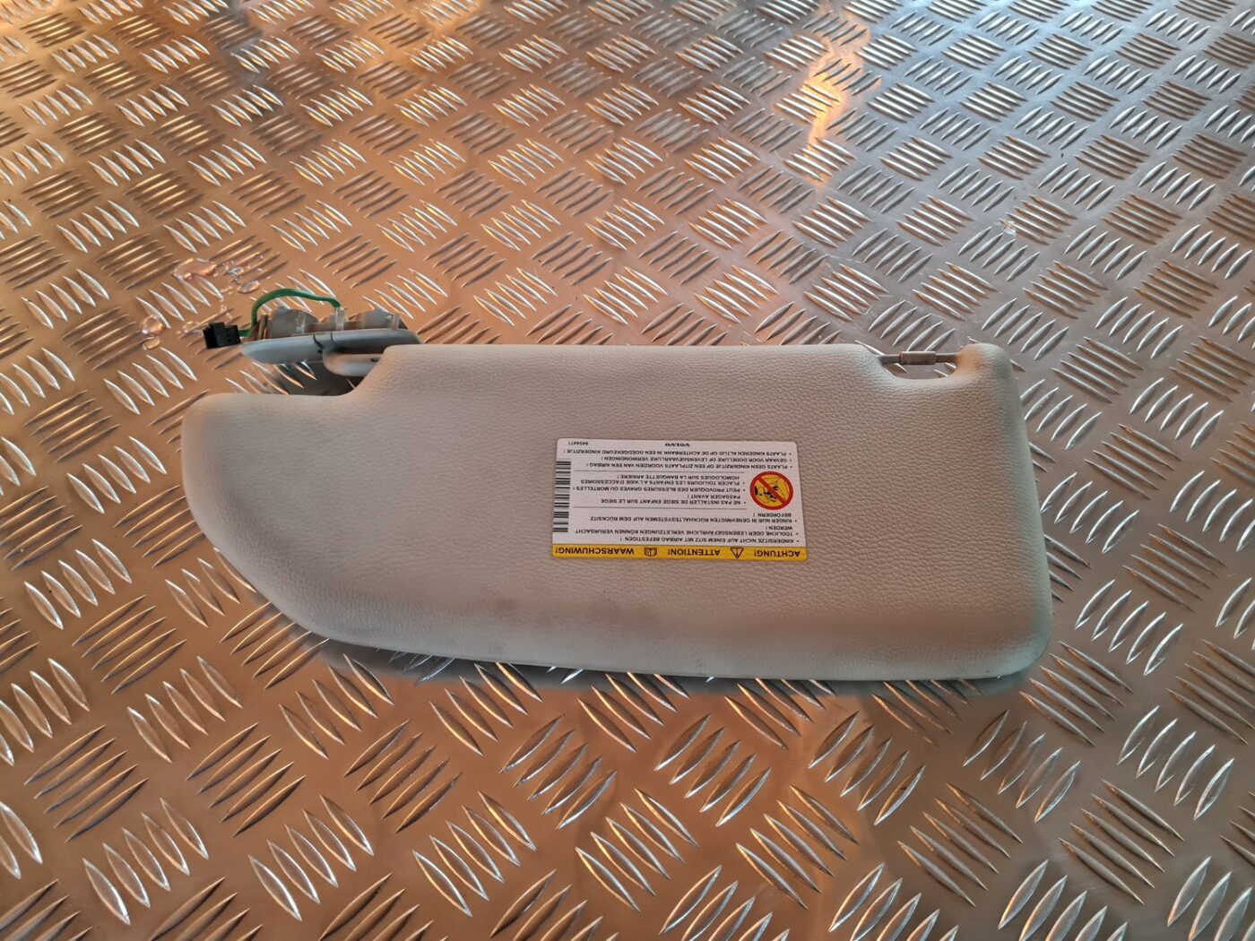 Saules aizsargs priekš VOLVO V70 2002 ASHGOLD 2 Saules aizsargs priekš VOLVO V70 2002 ASHGOLD