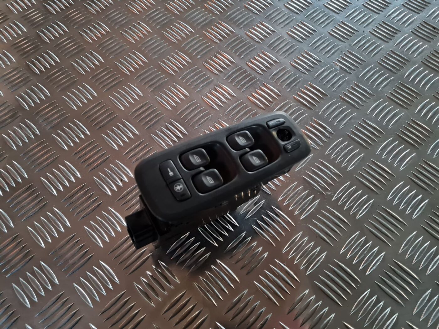 Šofera durvju slēdža pogas priekš VOLVO V70 2002 ASHGOLD 1 Šofera durvju slēdža pogas priekš VOLVO V70 2002 ASHGOLD