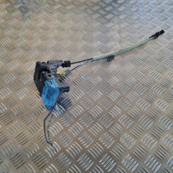 Priekšējo labo durvju slēdzene priekš VOLVO V70 2002 ASHGOLD