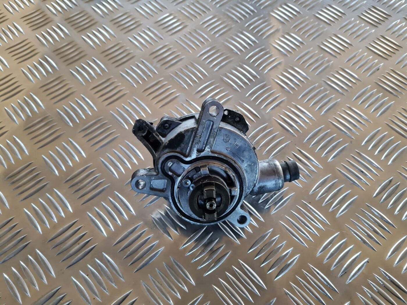 Vakuuma sūknis priekš VOLVO V70 2002 ASHGOLD 2 Vakuuma sūknis priekš VOLVO V70 2002 ASHGOLD