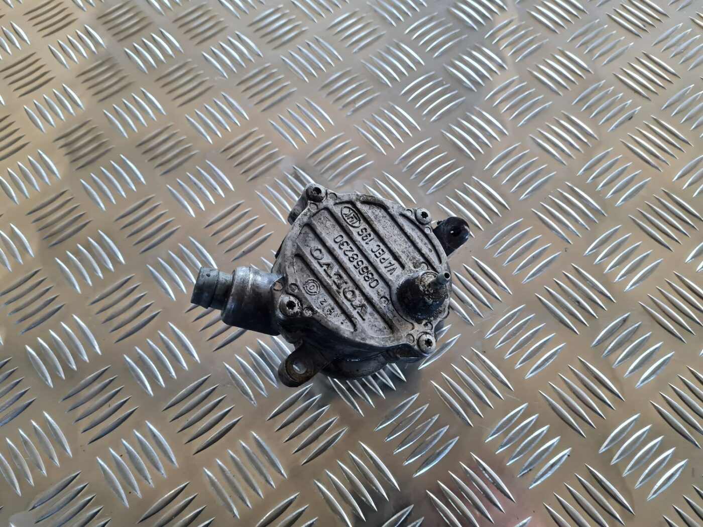 Vakuuma sūknis priekš VOLVO V70 2002 ASHGOLD 1 Vakuuma sūknis priekš VOLVO V70 2002 ASHGOLD