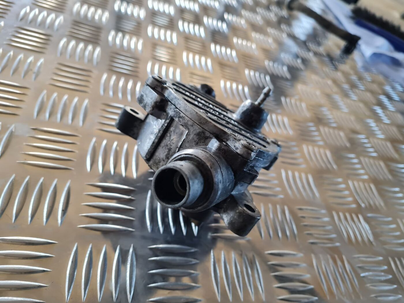 Vakuuma sūknis priekš VOLVO V70 2002 ASHGOLD 4 Vakuuma sūknis priekš VOLVO V70 2002 ASHGOLD