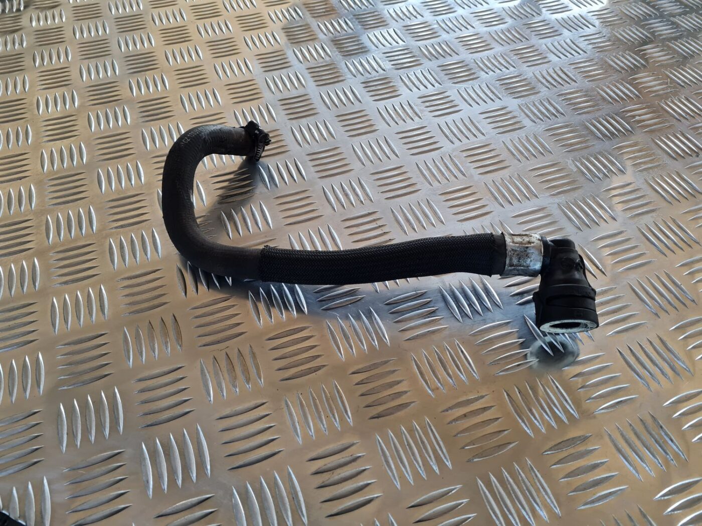 Dzesēšanas caurule priekš VOLVO V70 2002 ASHGOLD 1 Dzesēšanas caurule priekš VOLVO V70 2002 ASHGOLD