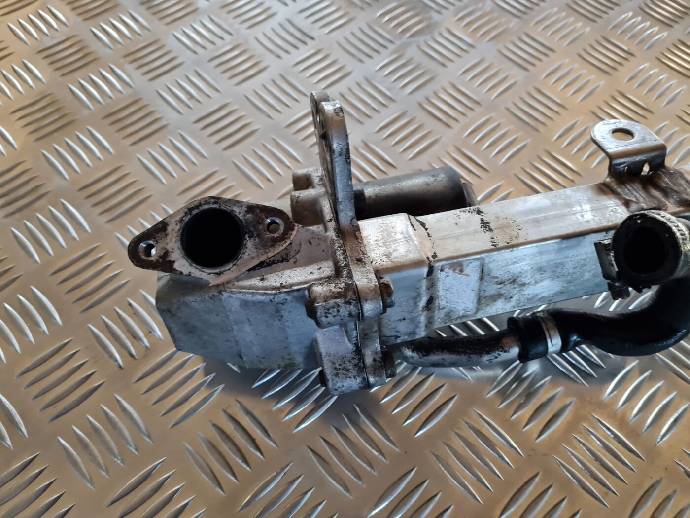 EGR vārsta dzesētājs priekš VOLVO V70 2002 ASHGOLD 2 EGR vārsta dzesētājs priekš VOLVO V70 2002 ASHGOLD