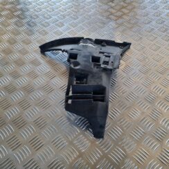 Priekšēja bufera kreisāis kronšteins priekš VOLVO V70 2002 ASHGOLD