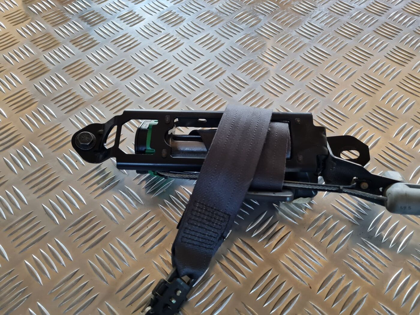 Priekšējā labā drošības josta priekš VOLVO V70 2002 ASHGOLD 2 Priekšējā labā drošības josta priekš VOLVO V70 2002 ASHGOLD