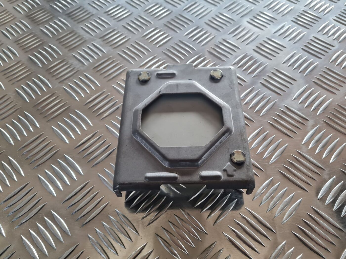 Drošības spilvena vadības bloks priekš MITSUBISHI LANCER 2006 3 Drošības spilvena vadības bloks priekš MITSUBISHI LANCER 2006