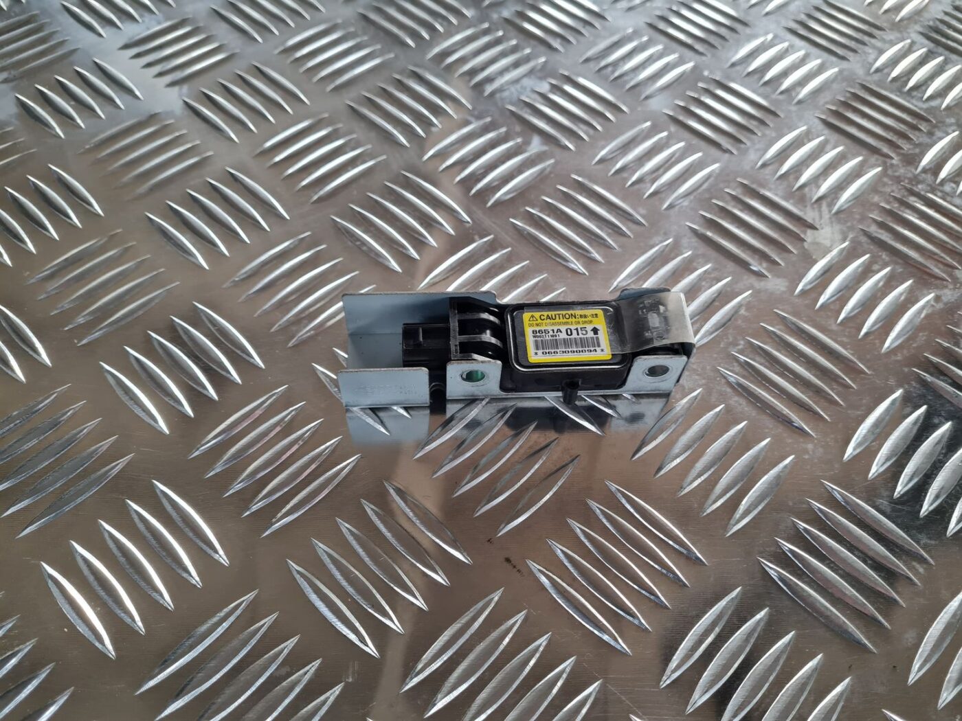 Drošības spilvena trieciensensors priekš MITSUBISHI LANCER 2006 1 Drošības spilvena trieciensensors priekš MITSUBISHI LANCER 2006