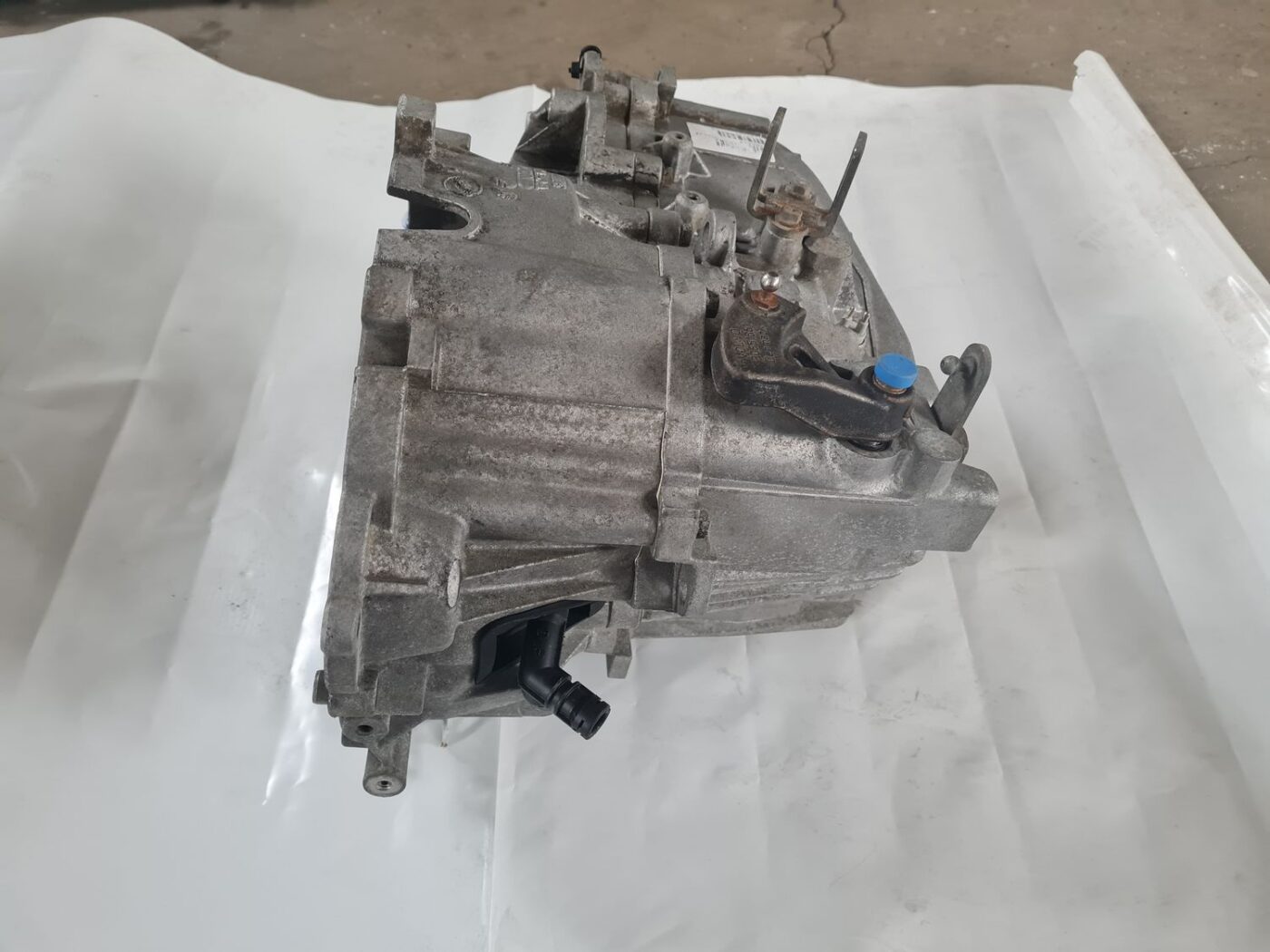 Mehāniska pārnesumkārba priekš VOLVO V70 2003 SILVER 6 Mehāniska pārnesumkārba priekš VOLVO V70 2003 SILVER