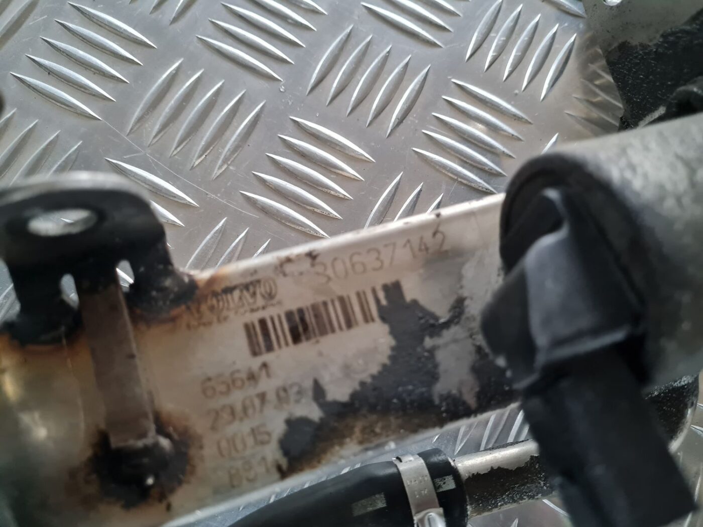 EGR vārsta dzesētājs priekš VOLVO V70 2003 SILVER 4 EGR vārsta dzesētājs priekš VOLVO V70 2003 SILVER