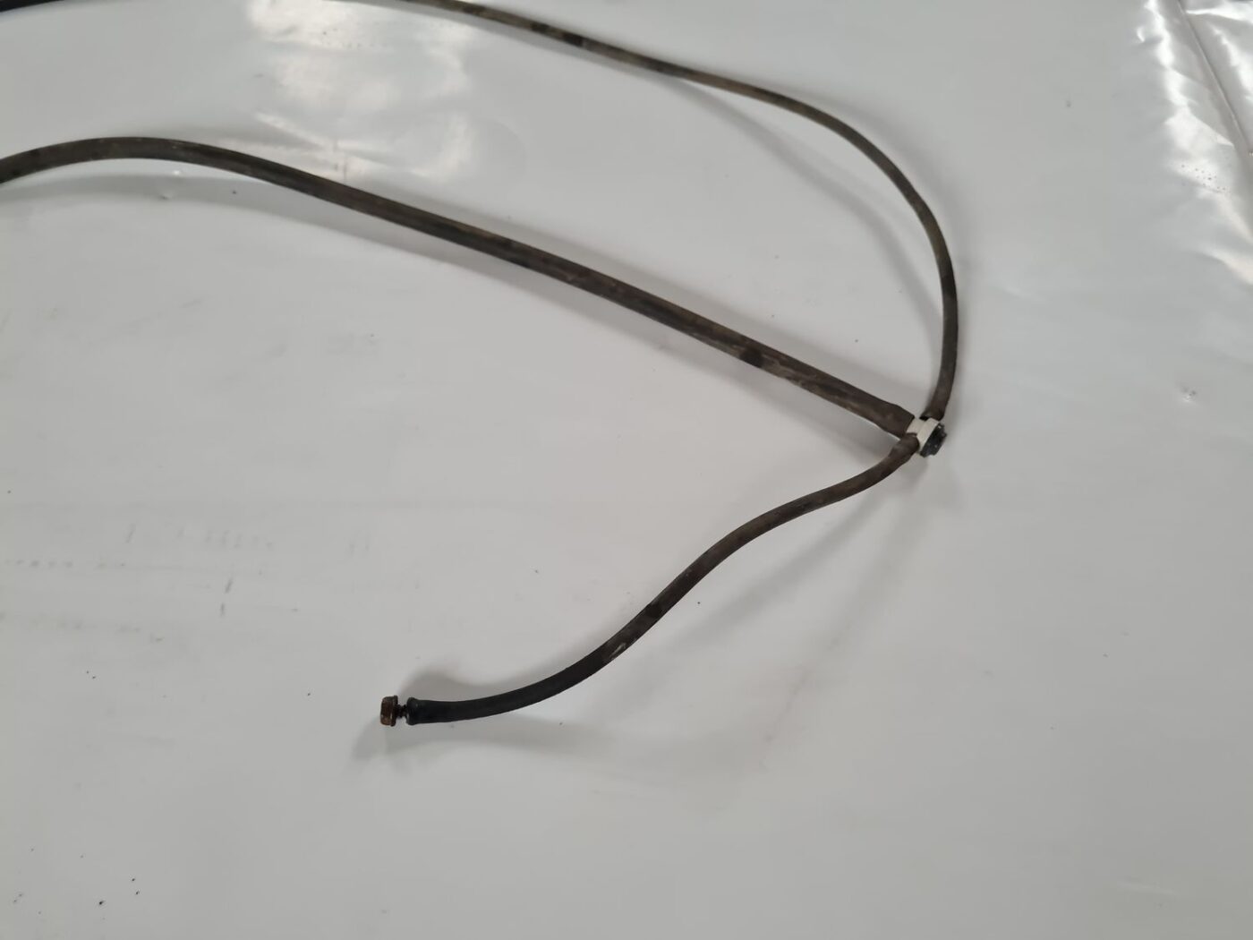 Vējstikla mazgāšanas šķidruma sprauslu šļūtene priekš VOLVO V70 2003 SILVER 2 Vējstikla mazgāšanas šķidruma sprauslu šļūtene priekš VOLVO V70 2003 SILVER