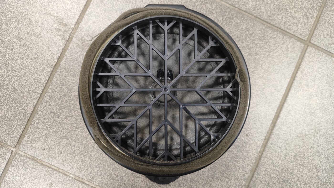 Durvju skaļrunis, apakšā priekš AUDI A6 2008 2 Durvju skaļrunis, apakšā priekš AUDI A6 2008