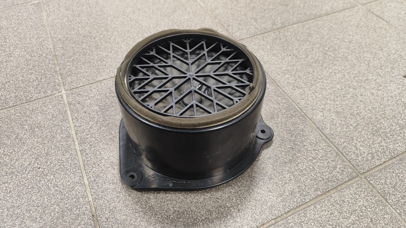 Durvju skaļrunis, apakšā priekš AUDI A6 2008 7 Durvju skaļrunis, apakšā priekš AUDI A6 2008