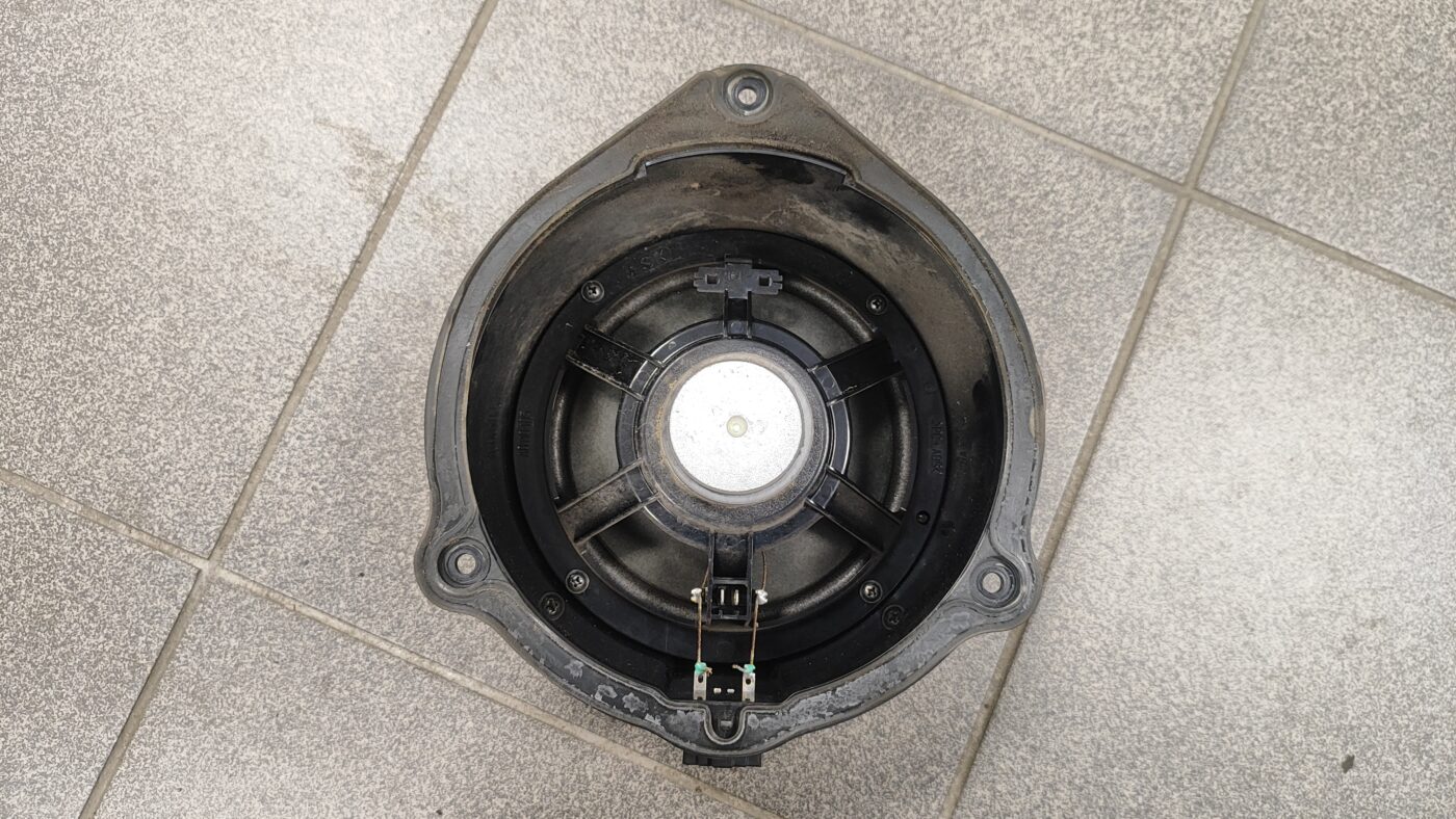 Durvju skaļrunis, apakšā priekš AUDI A6 2008 5 Durvju skaļrunis, apakšā priekš AUDI A6 2008