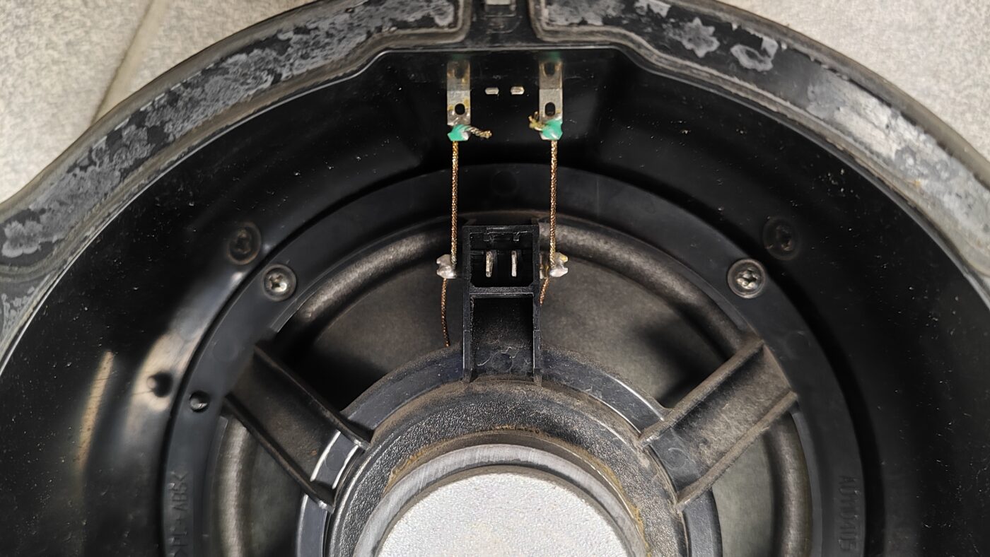 Durvju skaļrunis, apakšā priekš AUDI A6 2008 4 Durvju skaļrunis, apakšā priekš AUDI A6 2008