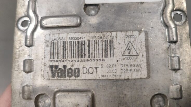 Ksenona vadības bloks priekš VOLVO V70 2003 SILVER