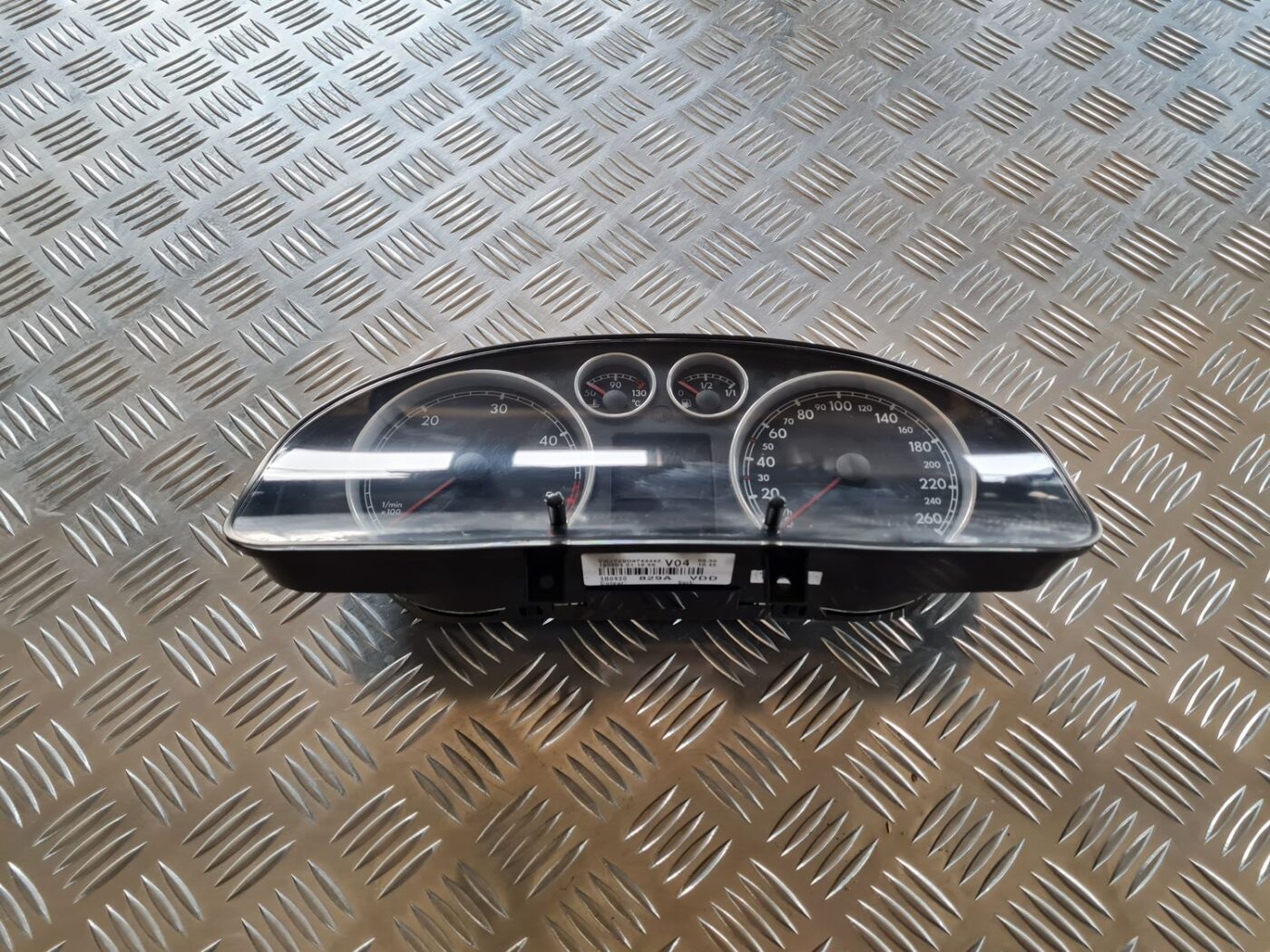 Spidometrs priekš VW PASSAT 2004 UNIVERSAL GREY 2 Spidometrs priekš VW PASSAT 2004 UNIVERSAL GREY