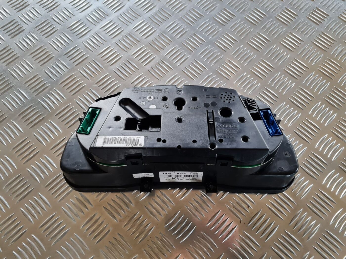 Spidometrs priekš VW PASSAT 2004 UNIVERSAL GREY 3 Spidometrs priekš VW PASSAT 2004 UNIVERSAL GREY