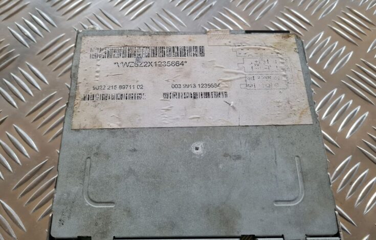 Automašīnas radio priekš VW PASSAT 2004 UNIVERSAL GREY