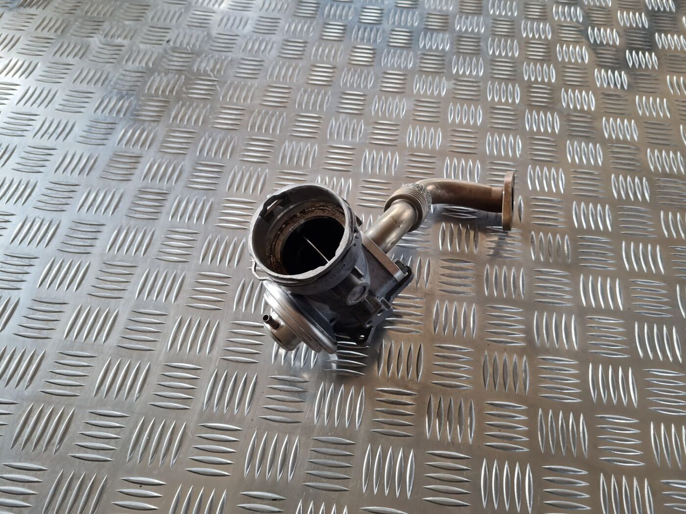 EGR vārsts priekš VW PASSAT 2004 UNIVERSAL GREY 1 EGR vārsts priekš VW PASSAT 2004 UNIVERSAL GREY