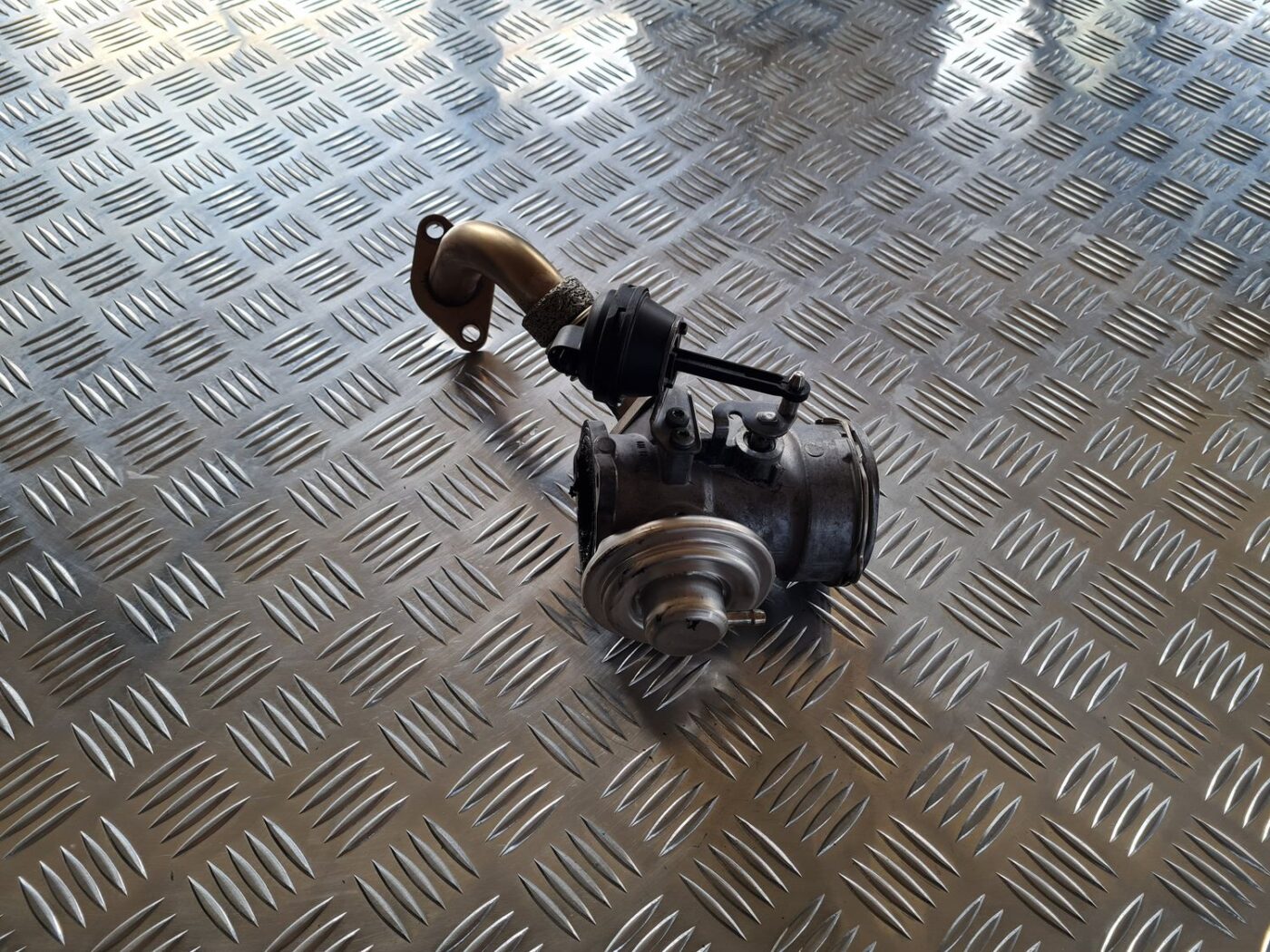 EGR vārsts priekš VW PASSAT 2004 UNIVERSAL GREY 5 EGR vārsts priekš VW PASSAT 2004 UNIVERSAL GREY