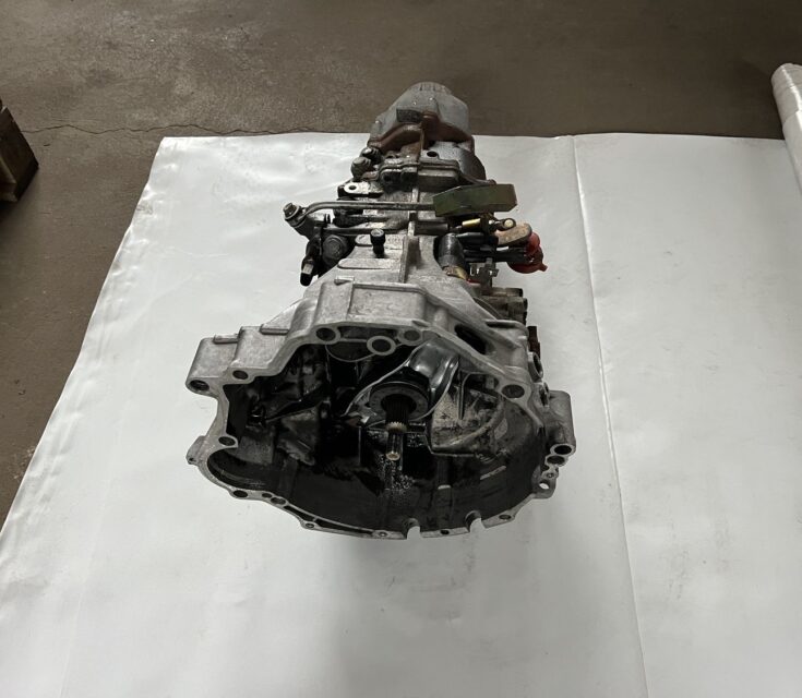 Mehāniska pārnesumkārba priekš VW PASSAT 2004 UNIVERSAL GREY