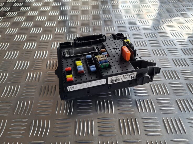 Drošinātāju bloks priekš VOLVO S60 2008
