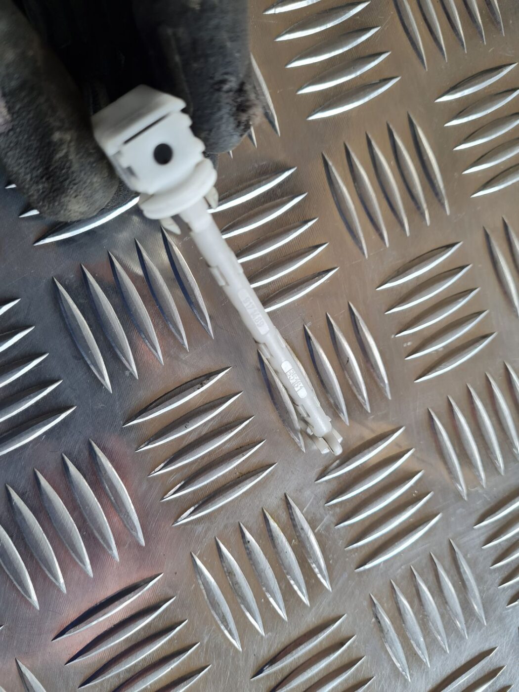 Temperatūras devejs priekš VOLVO S60 2008 2 Temperatūras devejs priekš VOLVO S60 2008