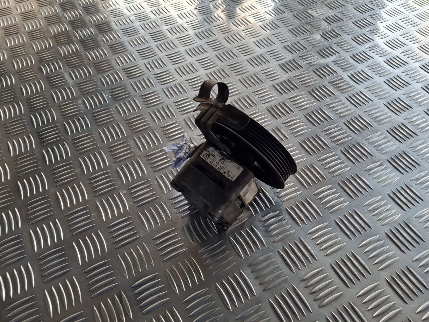 Hidrauliskais pastiprinātājs priekš VOLVO S60 2008 1 Hidrauliskais pastiprinātājs priekš VOLVO S60 2008