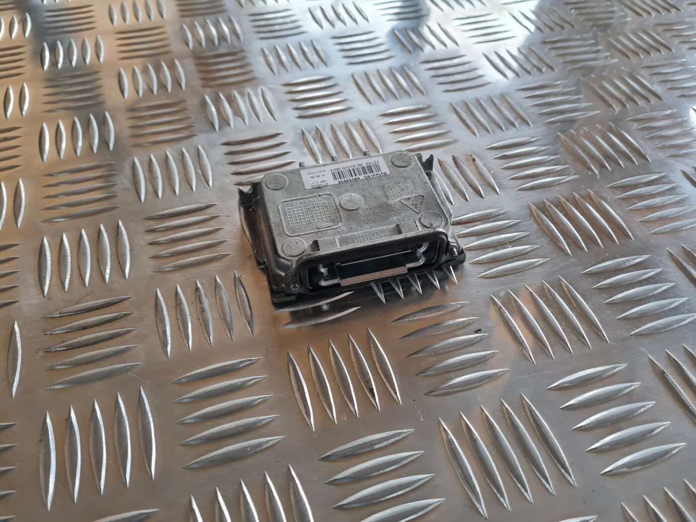 Priekšejo lukturu vadības bloks priekš VOLVO S60 2008 1 Priekšejo lukturu vadības bloks priekš VOLVO S60 2008