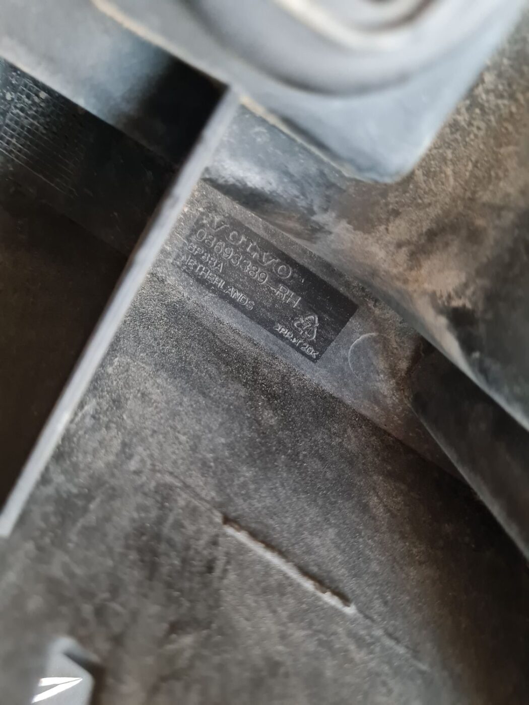 Aizmugurēja bufera kronšteins priekš VOLVO S60 2008 3 Aizmugurēja bufera kronšteins priekš VOLVO S60 2008