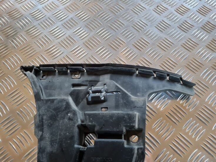 Priekšēja bufera labais kronšteins priekš VOLVO S60 2008