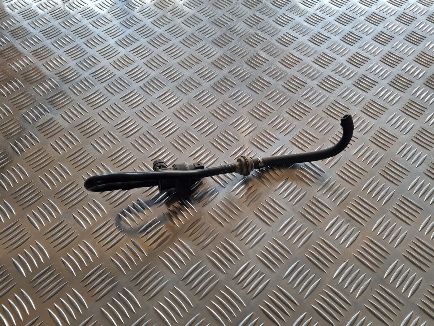 Degvielas tvertnes ventilācijas vārsts priekš VOLVO S60 2008 1 Degvielas tvertnes ventilācijas vārsts priekš VOLVO S60 2008