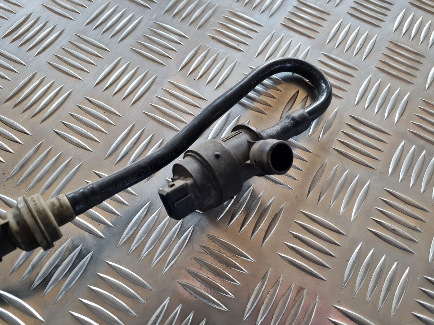 Degvielas tvertnes ventilācijas vārsts priekš VOLVO S60 2008 3 Degvielas tvertnes ventilācijas vārsts priekš VOLVO S60 2008