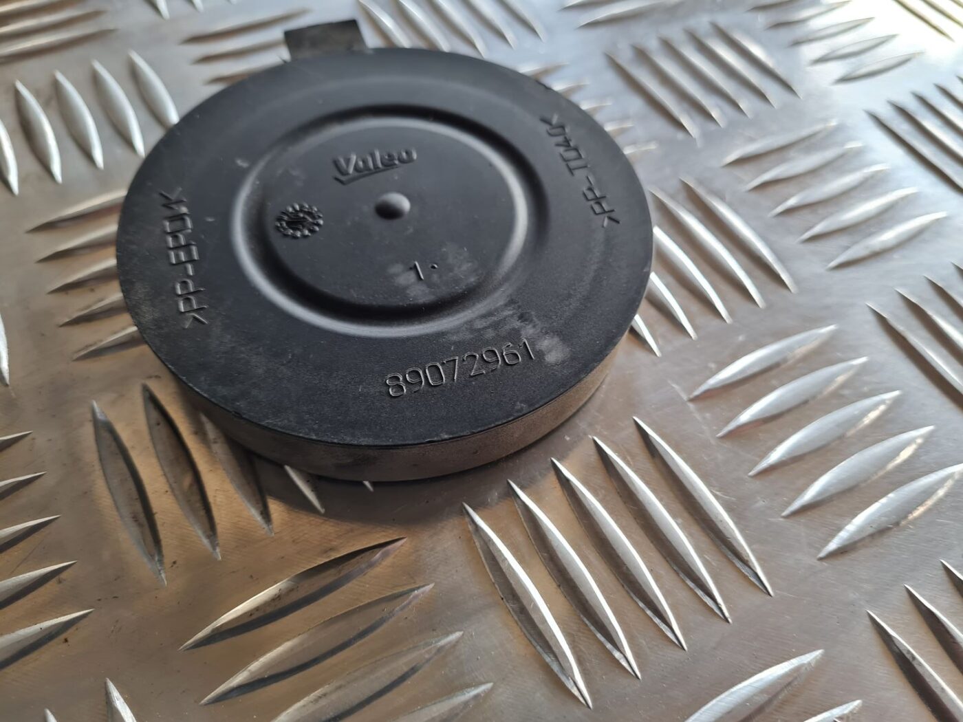 Priekšēja luktura vāks priekš VOLVO S60 2008 3 Priekšēja luktura vāks priekš VOLVO S60 2008