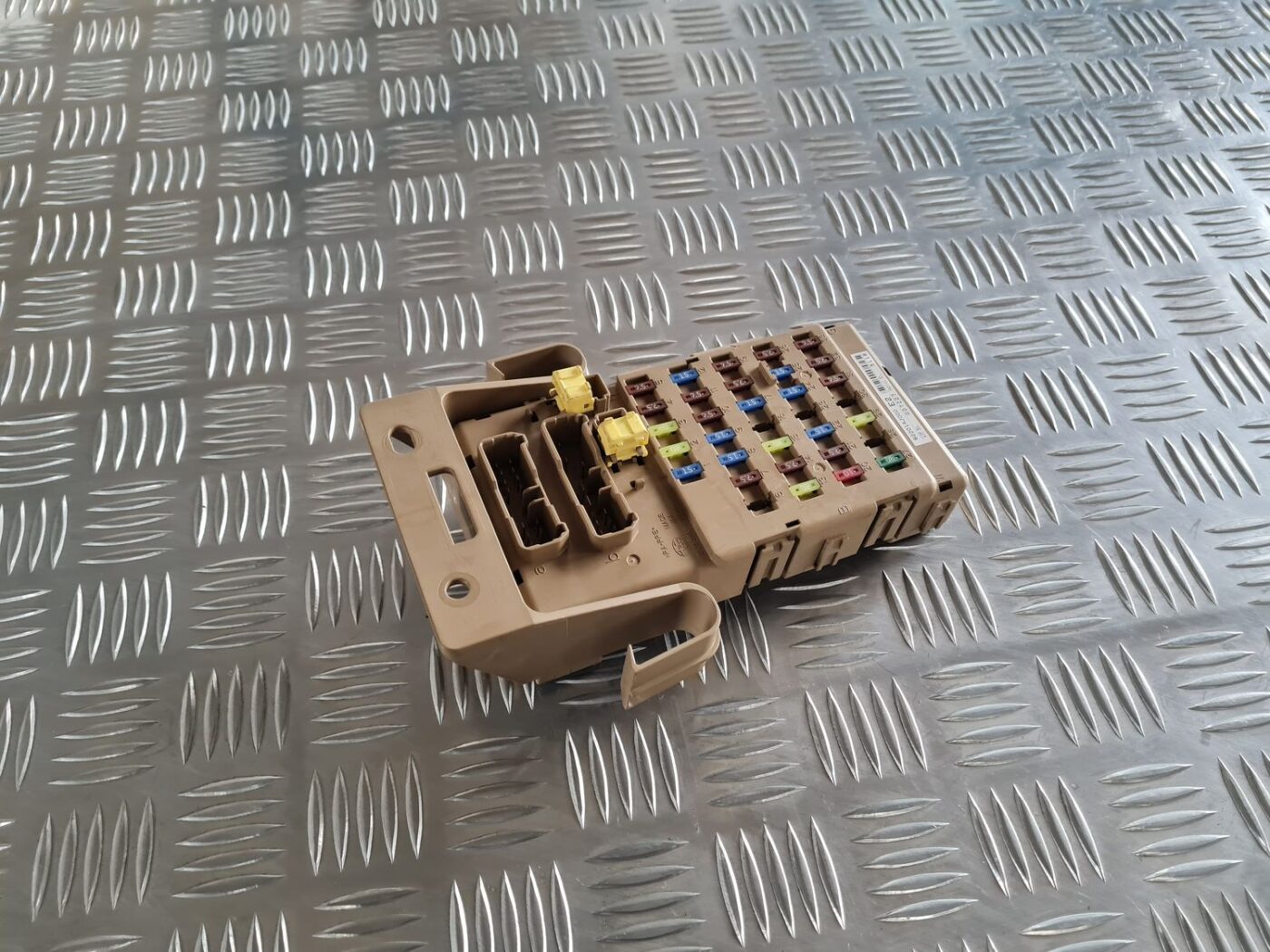 Drošinātāju bloks priekš SUBARU LEGACY 2010 1 Drošinātāju bloks priekš SUBARU LEGACY 2010