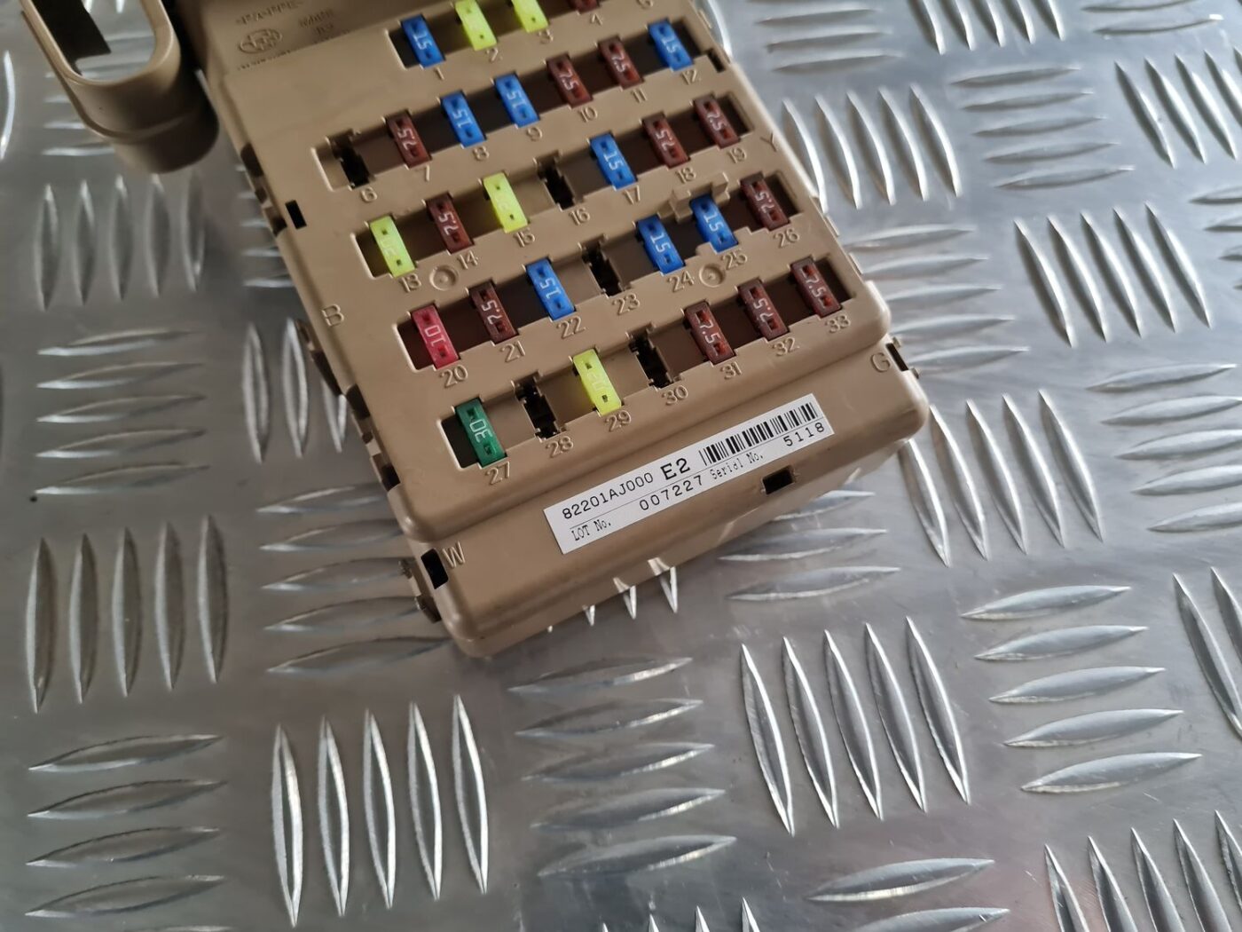 Drošinātāju bloks priekš SUBARU LEGACY 2010 2 Drošinātāju bloks priekš SUBARU LEGACY 2010